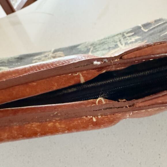 TOMMY BAHAMA CUTE "PALM TREE CLUTCH PURSE" Needlepoint Leather Tote - Picture 7 of 7